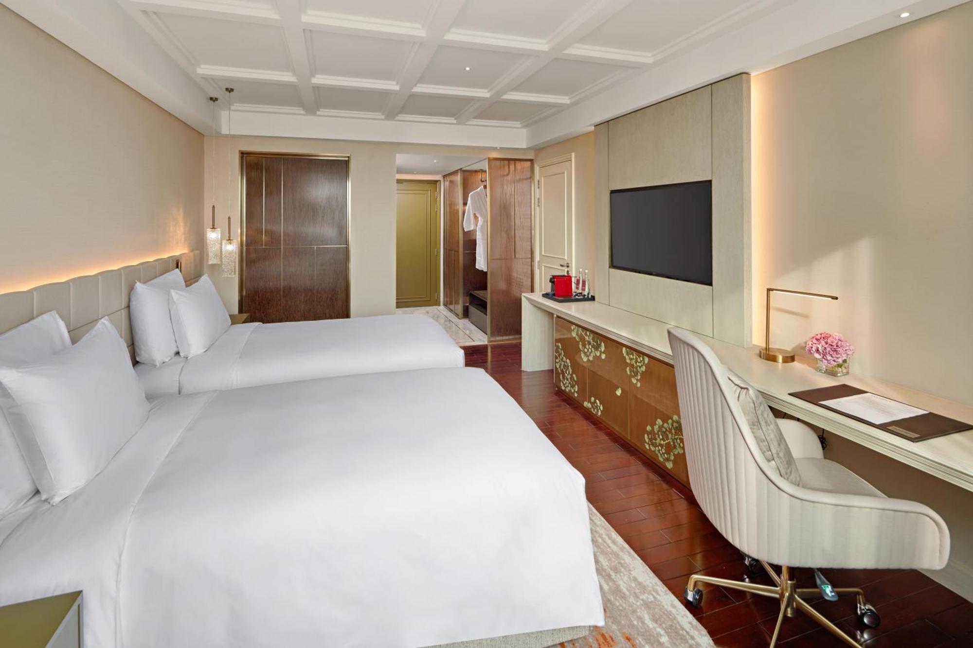 Executive Twin Room with Lounge Access - High Floor - Complimentary daily chocolate hour 5-6pm,1571271254:JPEG